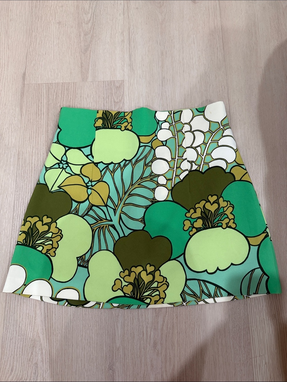 Zara Green Floral Graphic Mini Skirt